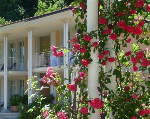 Residence Ville Lago Lugano Porto Ceresio Exterior photo