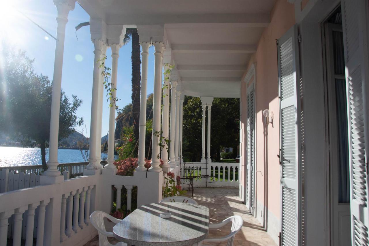 Residence Ville Lago Lugano Porto Ceresio Exterior photo